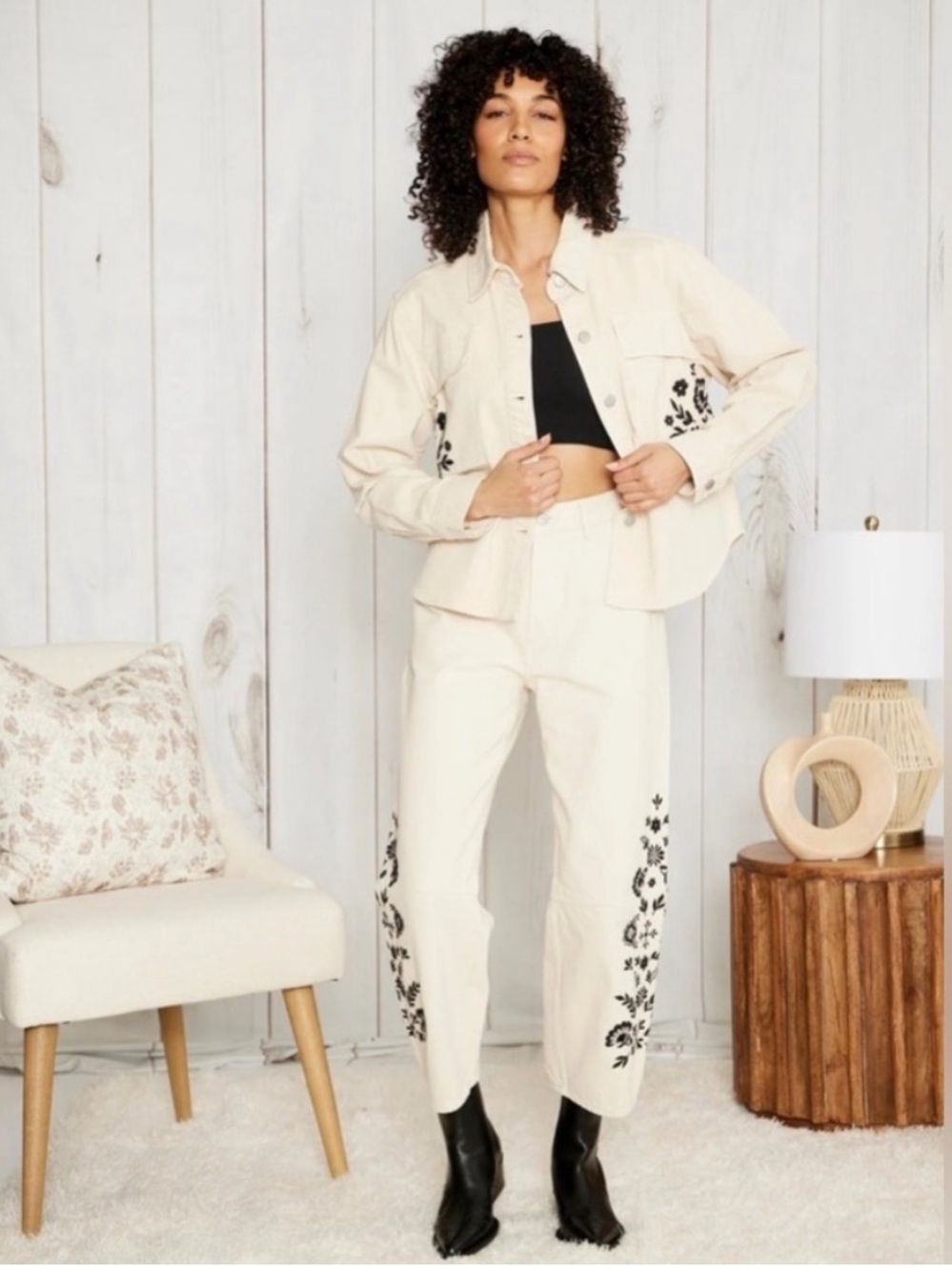 NWT Driftwood Barbara Nordic Floral Embroidered Barrel Leg Jeans Women's W28 L27 - Picture 3 of 13